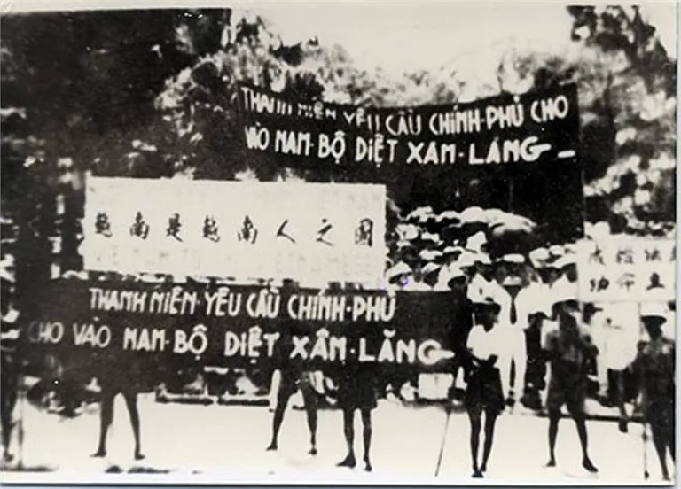 Thanh niên yêu cầu Chính phủ cho vào Nam Bộ diệt xâm lăng
